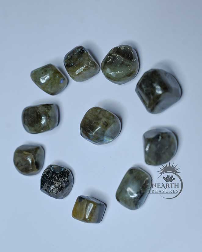 Labradorite2-2.jpg